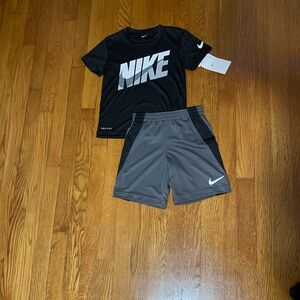 Little Boys Nike Dri-Fit Black and Gray Shirt & Shorts Set Size 5